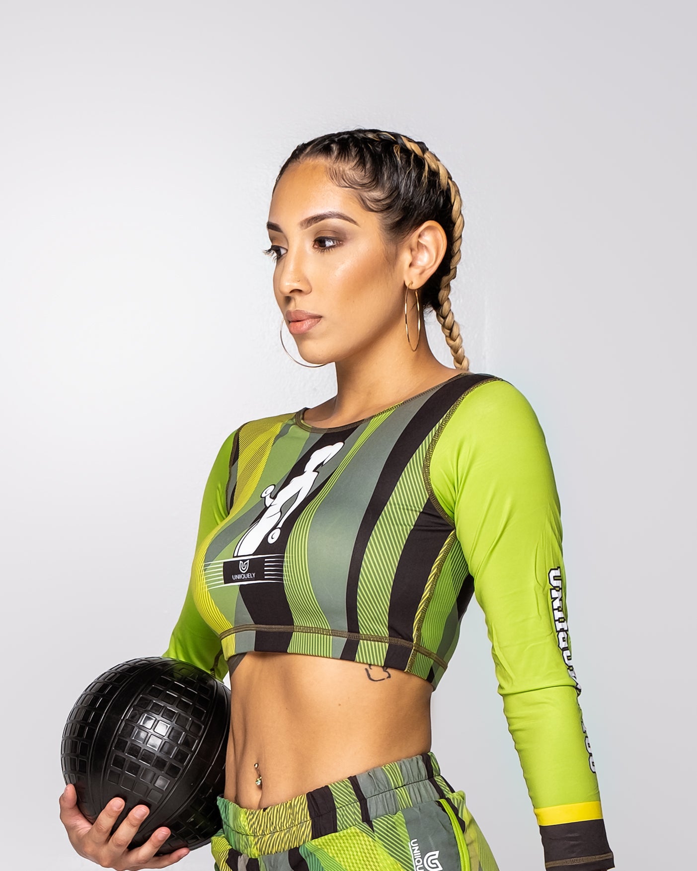 LONG SLEEVES CROPPED TOP