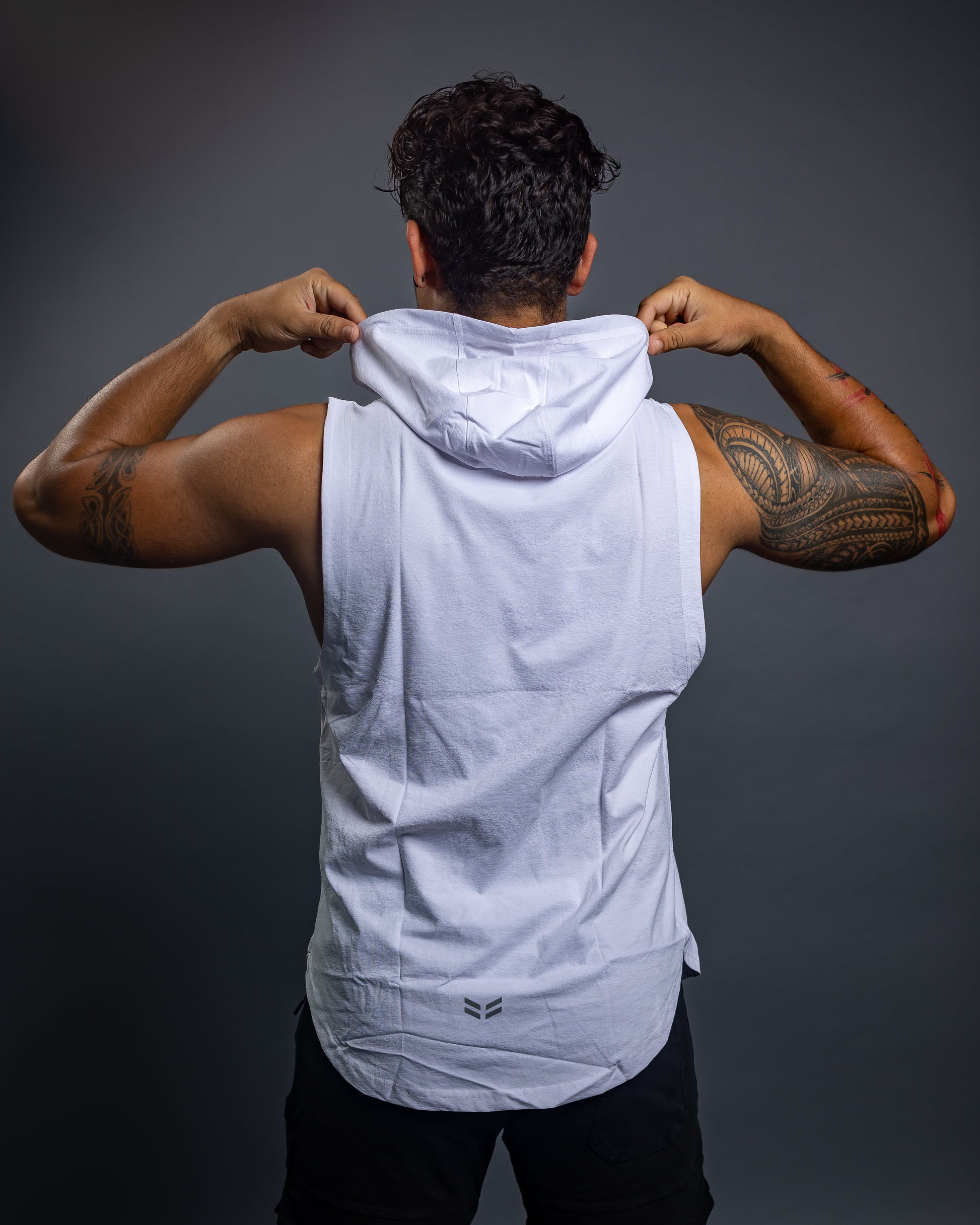 Men’s White sleeveless gym hoodie with drawstring hood, slim athletic fit, breathable workout top