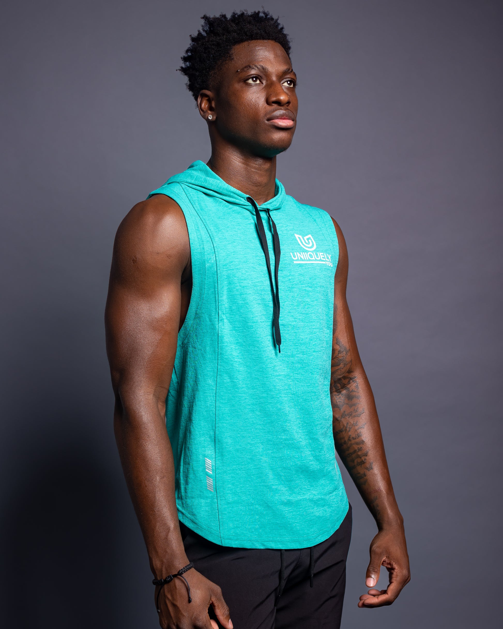 Men’s Green sleeveless workout hoodie, breathable athletic fabric, lightweight gym hoodie with slim fit