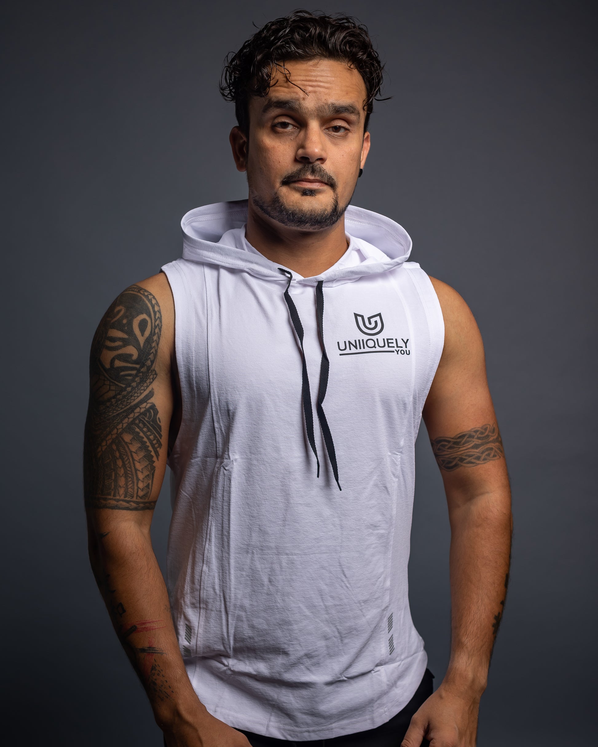 Men’s White sleeveless gym hoodie with drawstring hood, slim athletic fit, breathable workout top