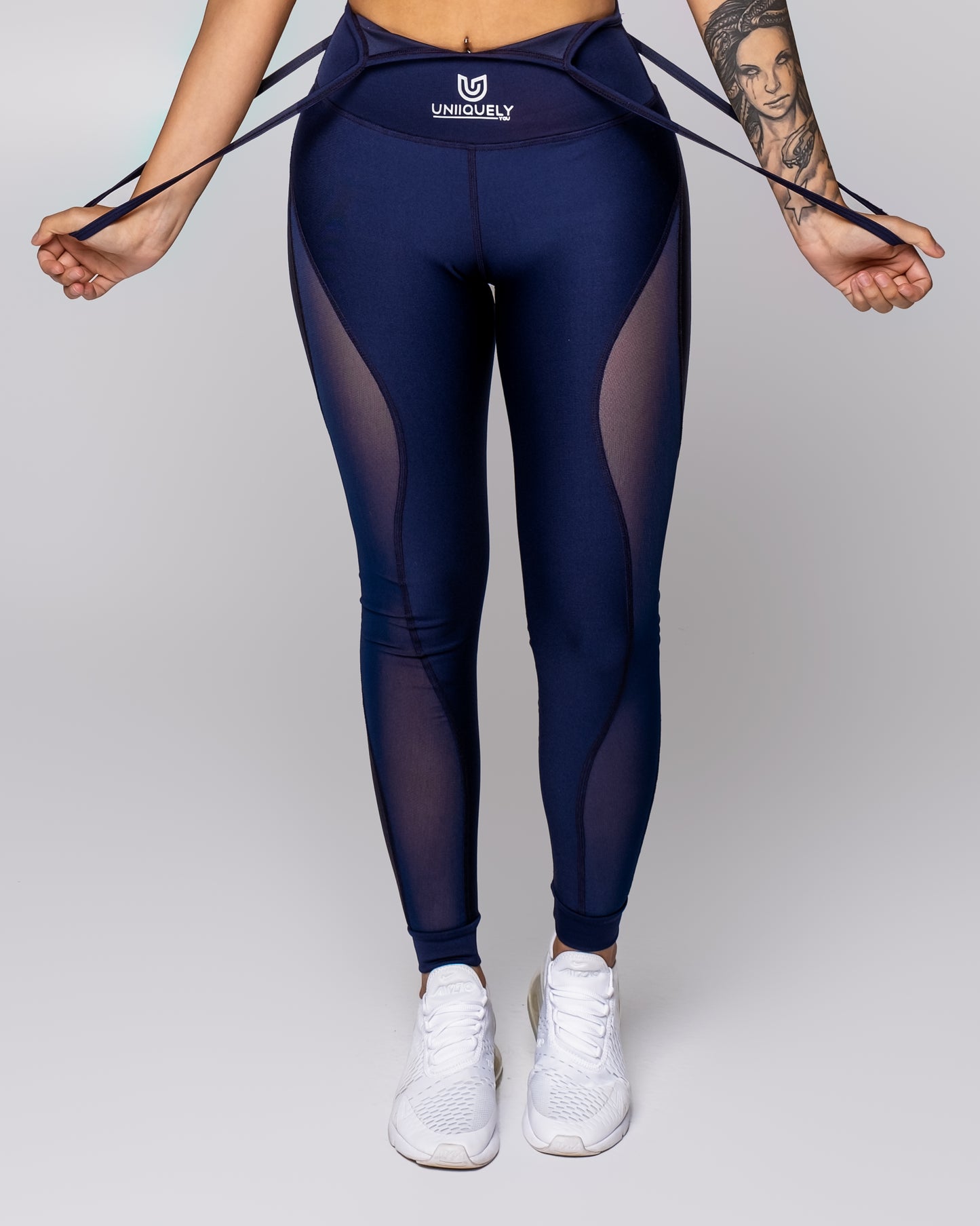 FLATTERING SUSPENDER CUT-OUT LEGGINGS